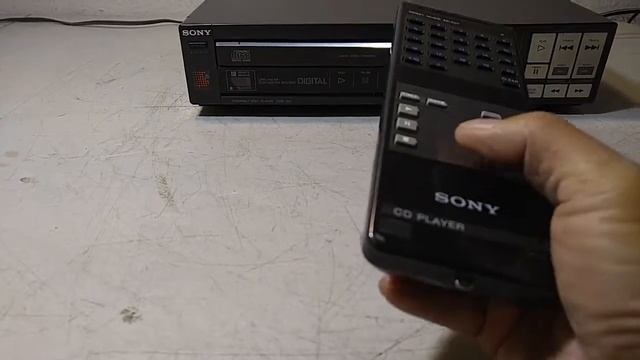 Rare Vintage Sony CDP-102 Single Compact Disc CD Player Demo смотреть онлайн