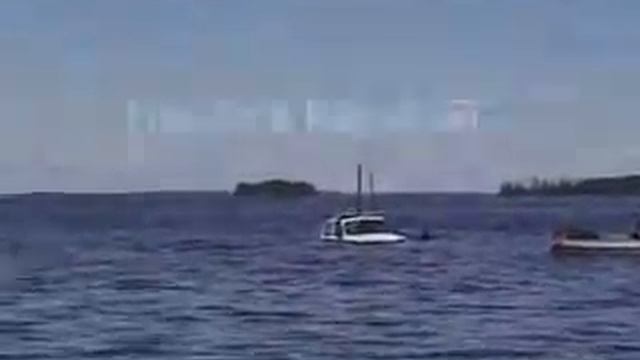 Видео Подводная Нива авто авто приколы автомобили вода водолазы озеро приколы смотреть онлайн