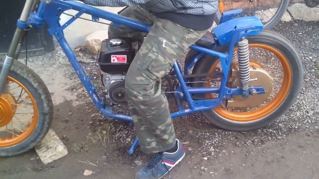 Самодельный мотоцикл с мотором от мотоблока и рамой советского ИЖа смотреть онлайн