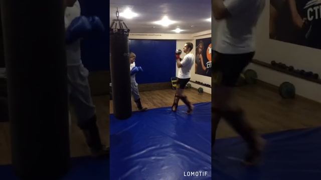 СК СТРЕЛА. Тренировка по кикбоксингу. г. Киев смотреть онлайн