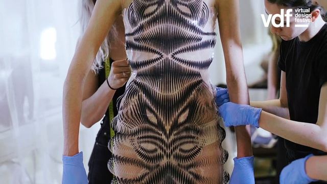 "There is so much in fashion that is unexplored" says Iris van Herpen | Virtual Design Festival смотреть онлайн