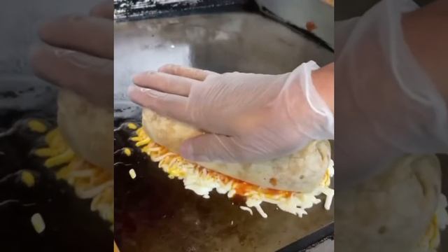 Бурито на уличной еде!! Street food burrito смотреть онлайн