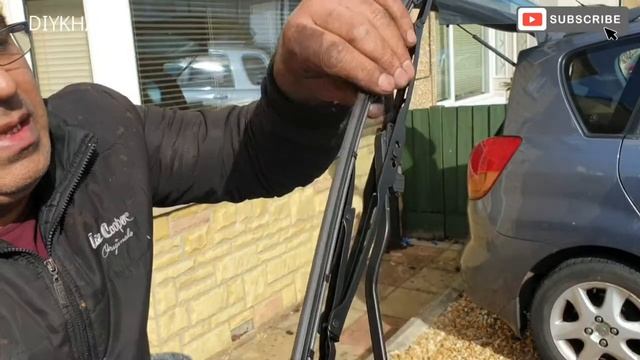 How to Change Front Wiper Blades on Peugeot 205, 206, 207, 208 || Peugeot Wiper Blades Replacement смотреть онлайн