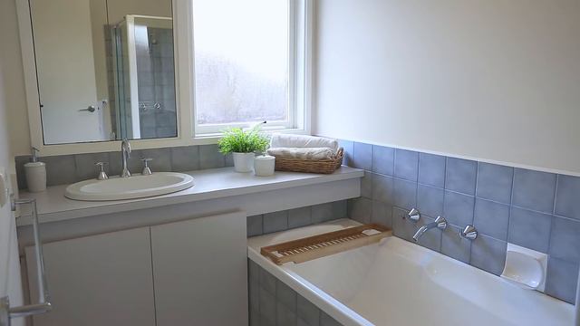 17 Fisher Court, Sunbury. Adam Sacco, Leading Real Estate смотреть онлайн