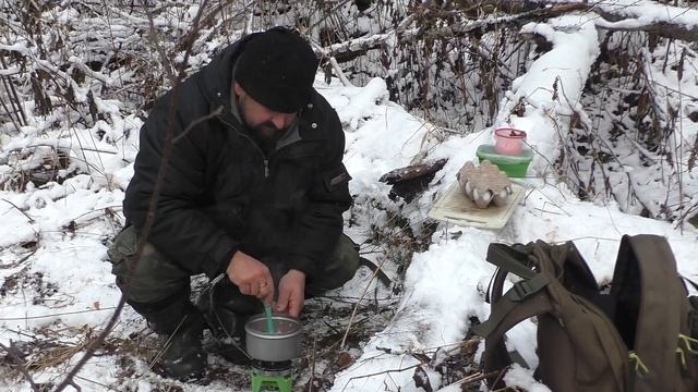 Осенний день в тайге. Рыбалка на малой реке. смотреть онлайн
