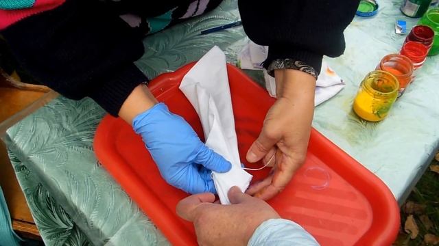 Как самому расписать палантин. Этап 1. Как складывать ткань. смотреть онлайн