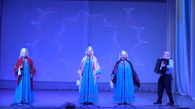 Вокальное трио *Вдохновение* песня Играй баян .играй смотреть онлайн