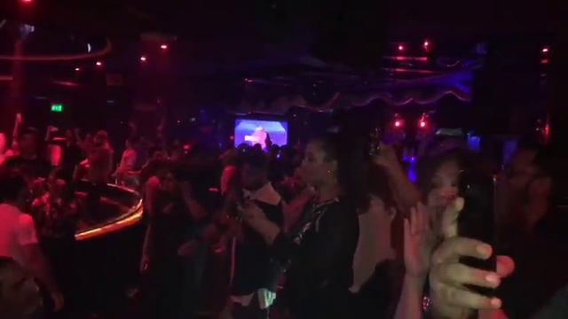 Tabdeeli aagea yaro Song in Night Club of Baku-Azarbaijan смотреть онлайн