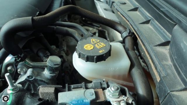 Как проверить уровень тормозной жидкости смотреть онлайн