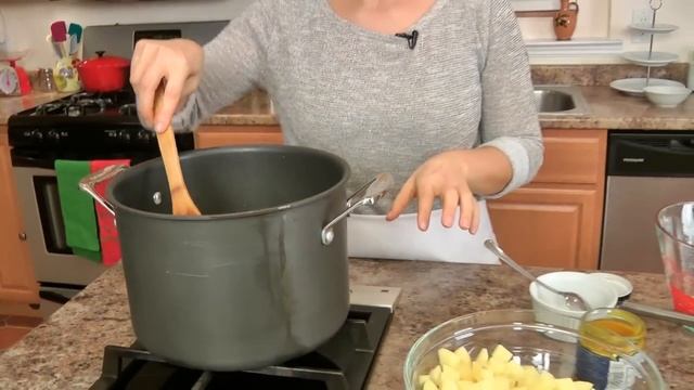 Loaded Potato Soup Recipe - Laura Vitale - Laura in the Kitchen Episode 863 смотреть онлайн