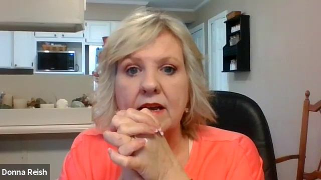 Think-Feel-Eat Episode #7: Urges and Feeling Feelings Part I of II смотреть онлайн