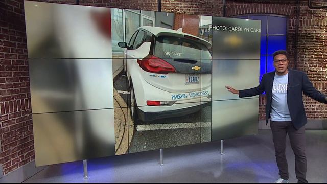 Parking enforcement illegally parked at Chipotle in DC | Open Mic смотреть онлайн