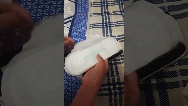 Как правильно надеть прокладку????//девчачий рай?// смотреть онлайн