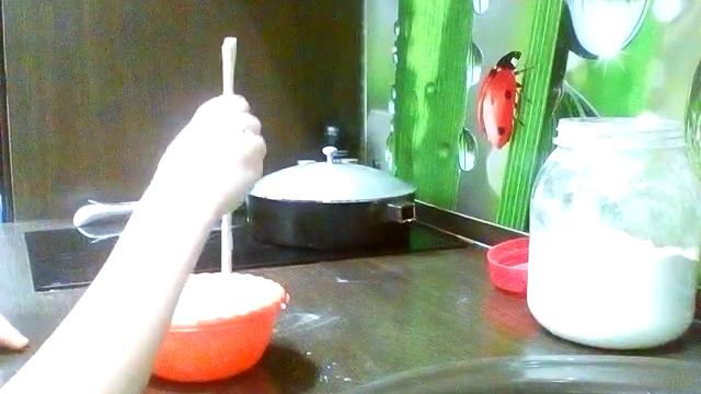 Пробуем сделать слайм из пенного раствора// добавили муку так много что... смотреть онлайн