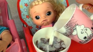 Кому Достанется Лучший Сюрприз? Мультики Как мама Открывает Киндер Яйцо Играет в Куклы 108мама тв