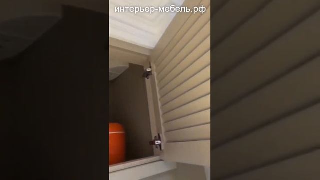 Антресоль в нише над окном