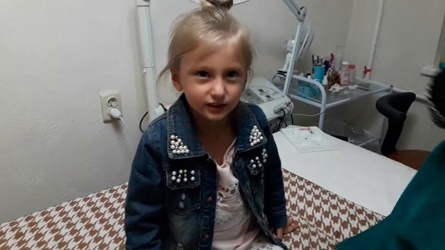 Как Мы это сделали! Вспонтано, счастливы! Прокололи ушки! смотреть онлайн