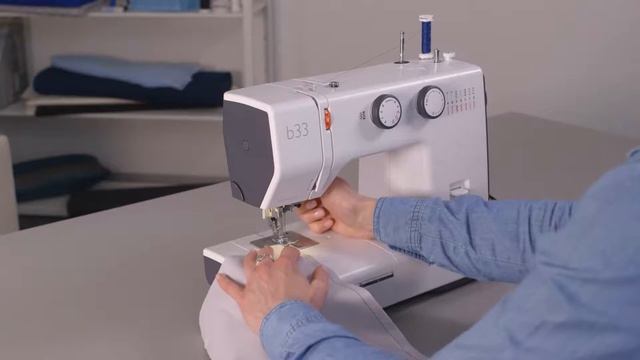 Bedienung, Stiche einstellen und nähen mit der bernette 33 смотреть онлайн