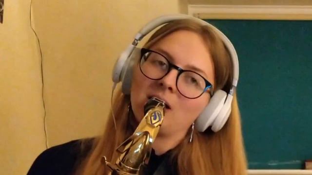 Pianist Mike Kemp & Maddy Coombs, tenor sax, play THESE FOOLISH THINGS смотреть онлайн