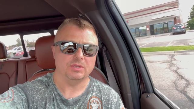 Новый магазин гитар! Есть $1500 что можно взять?! смотреть онлайн