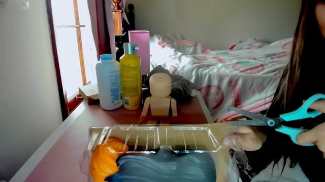 UNBOXING A ROBLOX CHARACTER IN REAL LIFE... смотреть онлайн