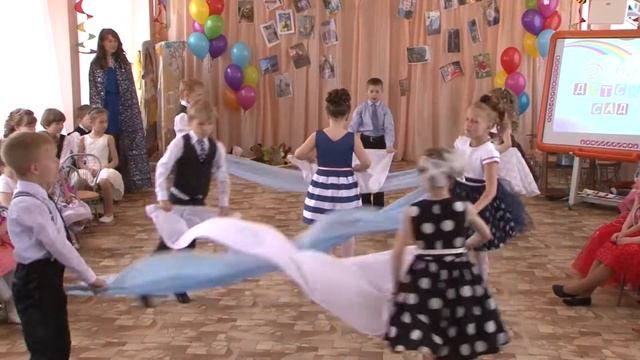 Танец с полотнами смотреть онлайн