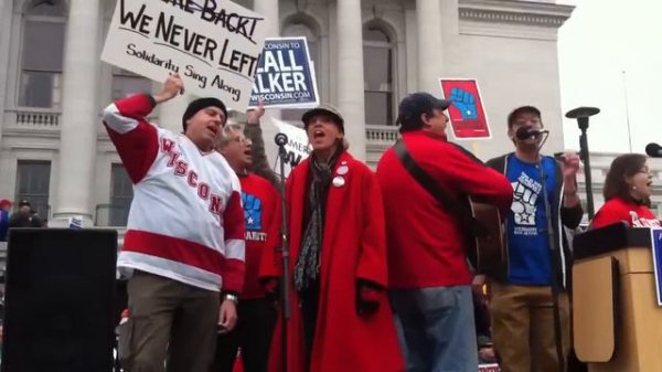 Wisconsin State Capitol "Rally to Recall Scott Walker" Sings Solidarity Forever!