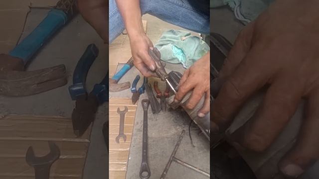 KIA BONGGO STARTER,weak starter repair and replace carbon brushes. смотреть онлайн