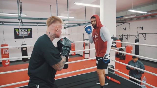 Provo l'allenamento di un CAMPIONE che combatte in AMERICA nella TOP RANK! 🥊🇺🇸 смотреть онлайн