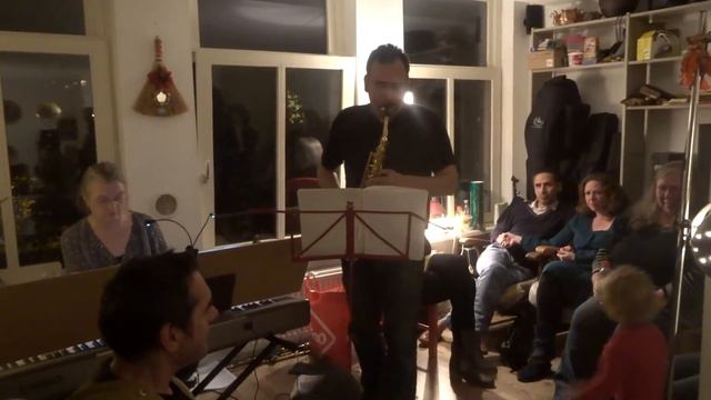 huisconcert bij Olivier, Olivier Gomes & Marie-José Keijzers spelen Koechlin, etude 2 смотреть онлайн