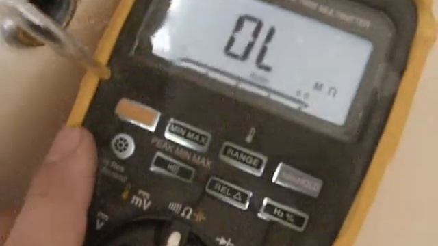 Fluke 28 II - prosty test wodoszczelności - Rugged Multimeter - waterproof test IP 67 смотреть онлайн