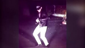 Парень зажигает папито