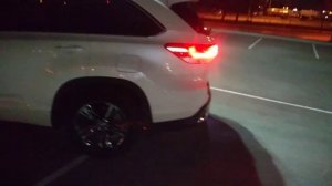 Тойота Хайлендер 2017 Лимитед ночью