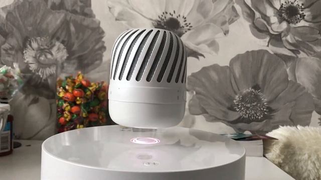 LG PJ9 левитирующая колонка смотреть онлайн