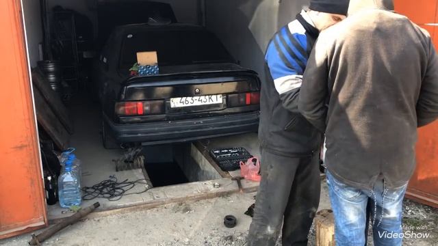 Замена подвесного подшипника карданного вала на на Ford Sierra смотреть онлайн