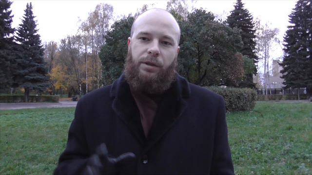 Девушка тусит в клубе