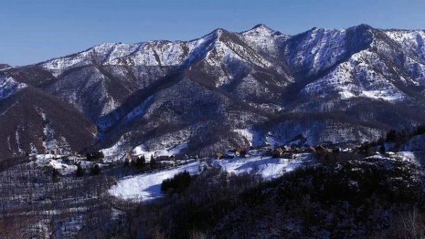 Ladarice - Visoka je gora zelena | Vysoka je gora zelena (interslavic) (međuslověnsky)