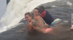 Бассейн Купель Дьявола на краю водопада Виктория