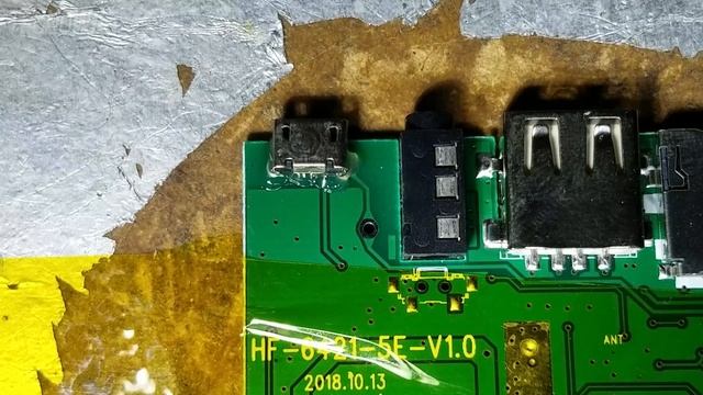 ?Como DESARMAR y REPARAR puerto de carga ? replica JBL CHARGE 4 смотреть онлайн