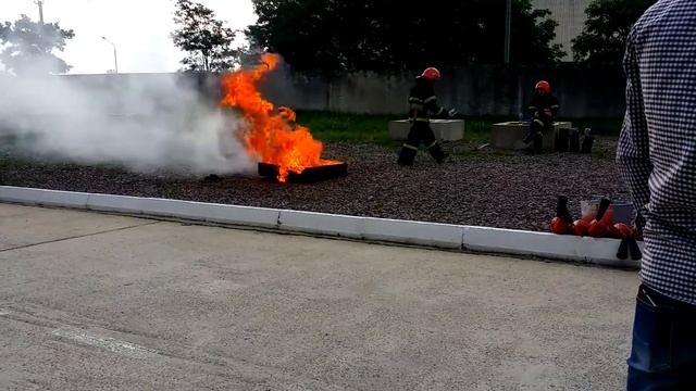 Тренировка тушения пожара смотреть онлайн