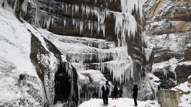 Зимняя сказка на Чегемских водопадах 13.01.2024 смотреть онлайн