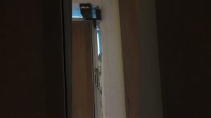 Монтаж дверей на скрытой алюминиевой коробке