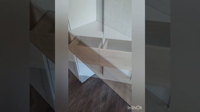 Детская для мальчика, глубокая столешница под окно! огромный шкаф, с переходом в тв зону.