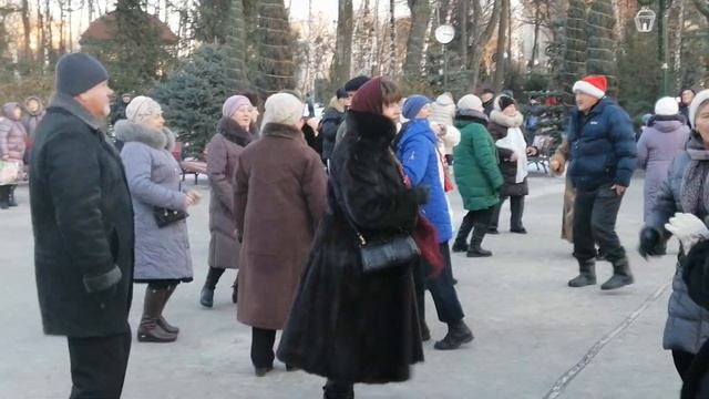 Танцы в парке Горького Харьков Январь 2022 смотреть онлайн