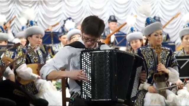 А.На Юн Кин - "Как у бабушки козел", исполняет Талгат Полатов и оркестр им.Курмангазы смотреть онлайн