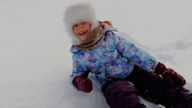 Девчонка ныряет в лёд! смотреть онлайн