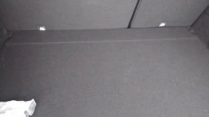 Рено Каптур обклеиваем багажник карпетом.