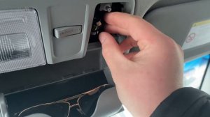 Замена ламп освещения салона Kia Rio 3