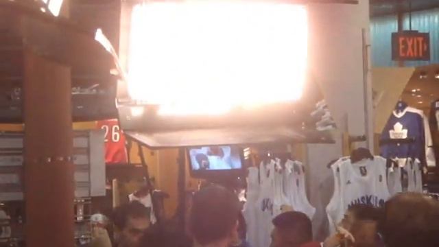 MoVernie Show: Jose Calderon & Reggie Evans Q & A Autograph Session смотреть онлайн