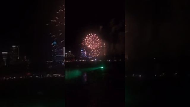 Ниагарский водопад. Салют в честь 150 летия Канады смотреть онлайн